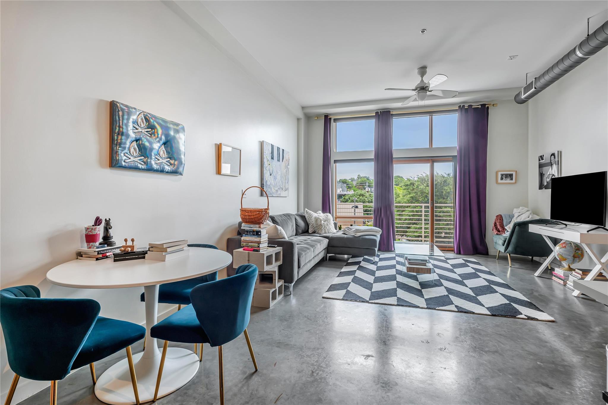 2124 6th, Austin, TX 78702 — photo 1