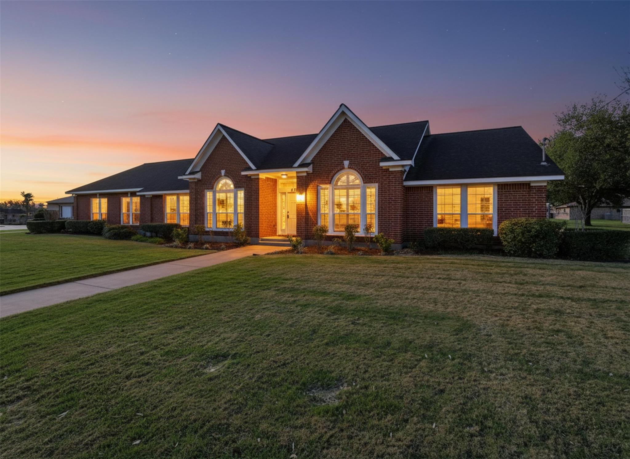 714 Louisiana, Shiner, TX 77984 — photo 1