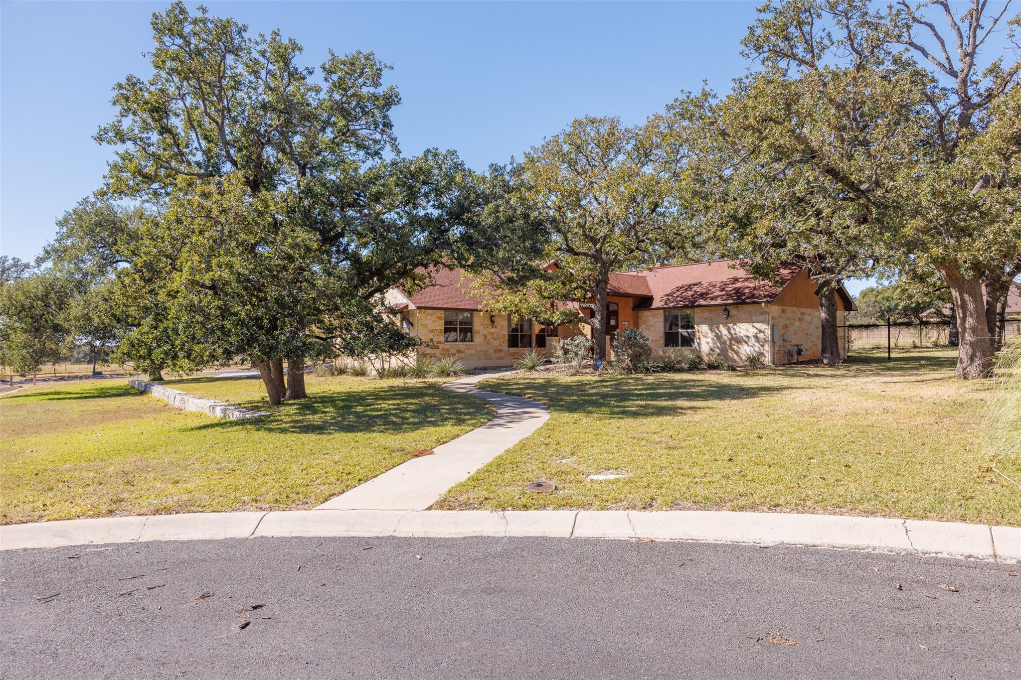 1200 Doe Run, Fredericksburg, TX 78624 — photo 1