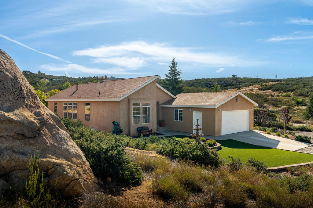 42974 Rolling Hills Drive, Aguanga, CA 92536 — photo 1