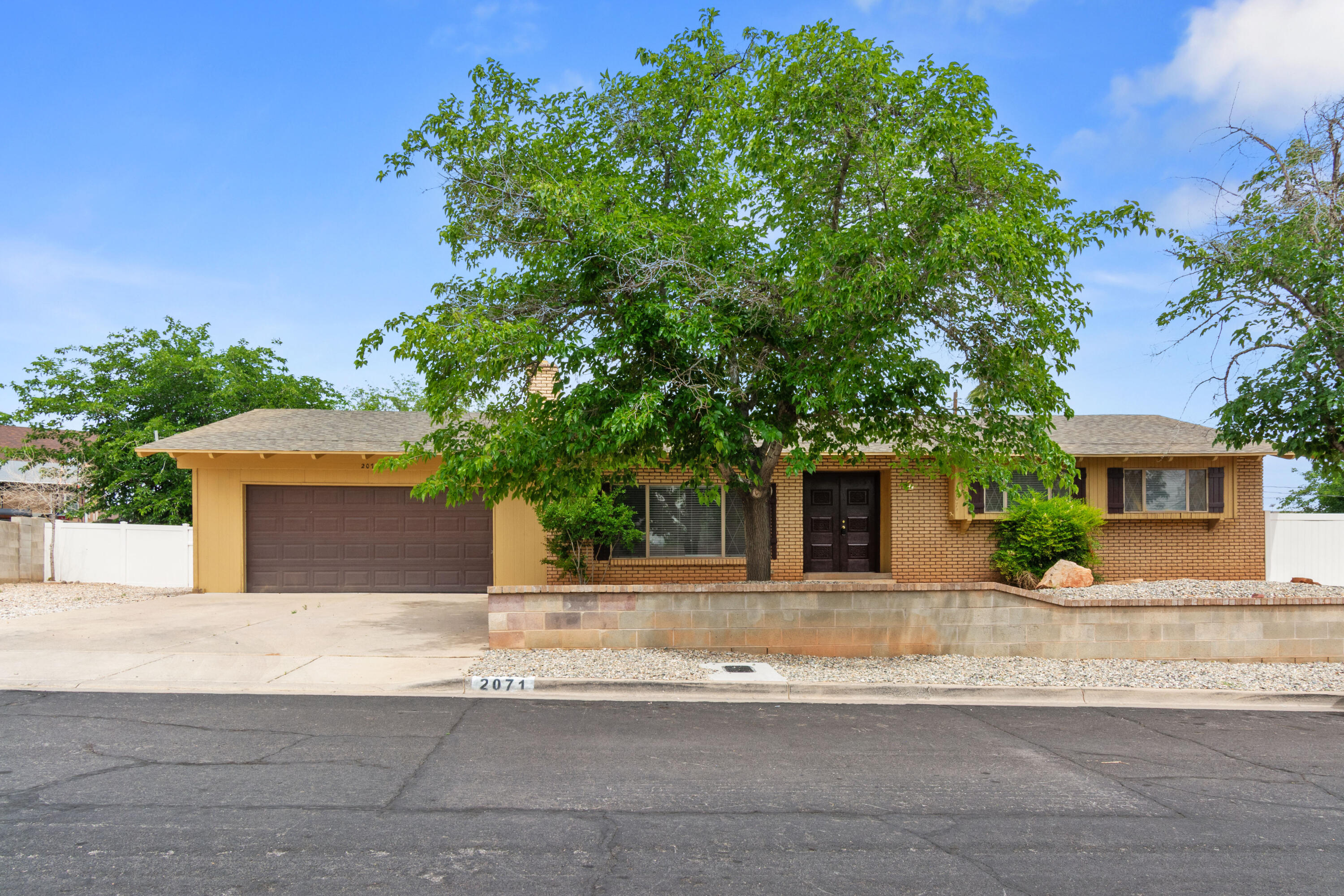 2071 E 575 N, St George, UT 84790 — photo 1