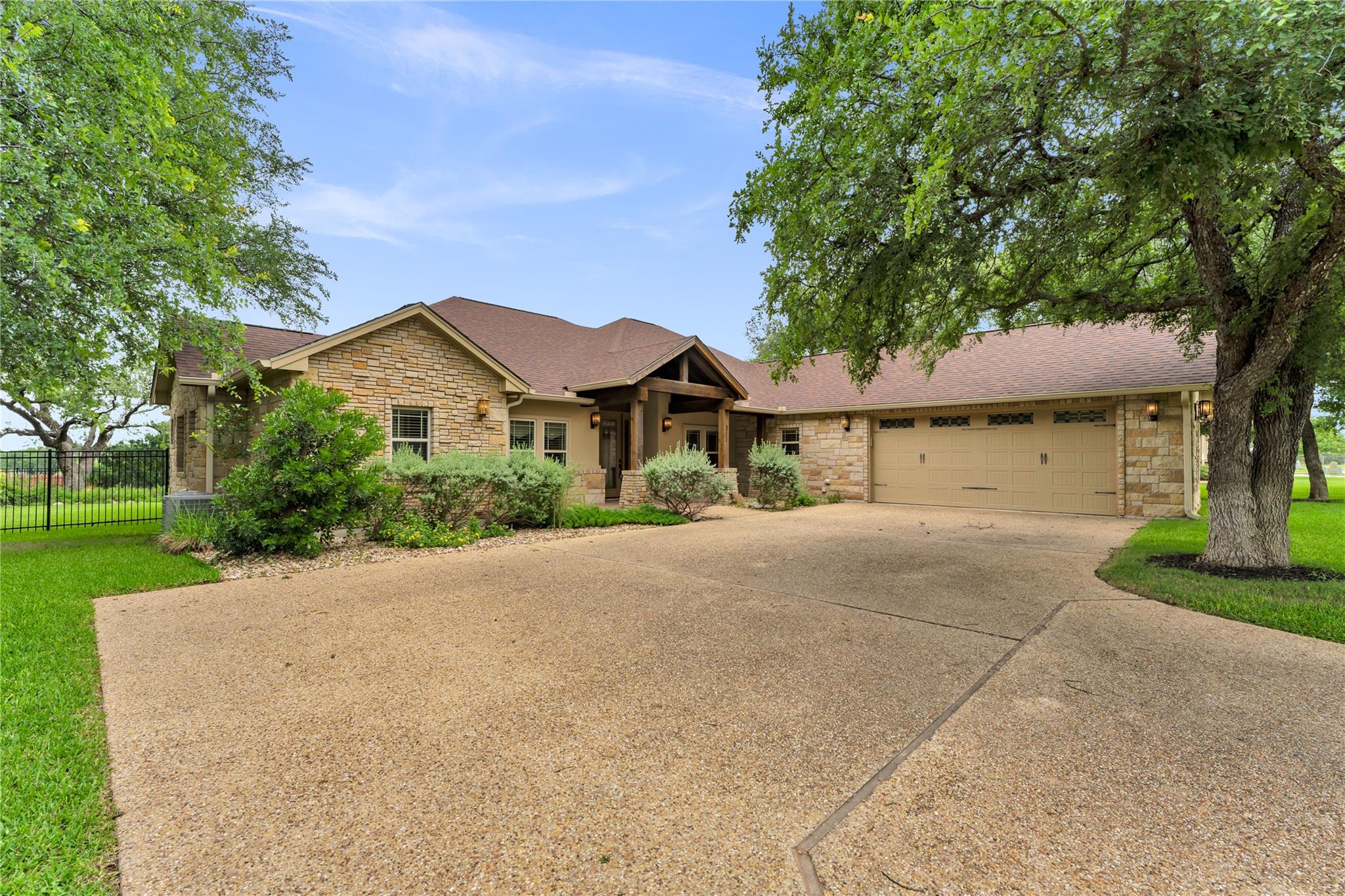 311 Yellow Ribbon, Burnet, TX 78611 — photo 1