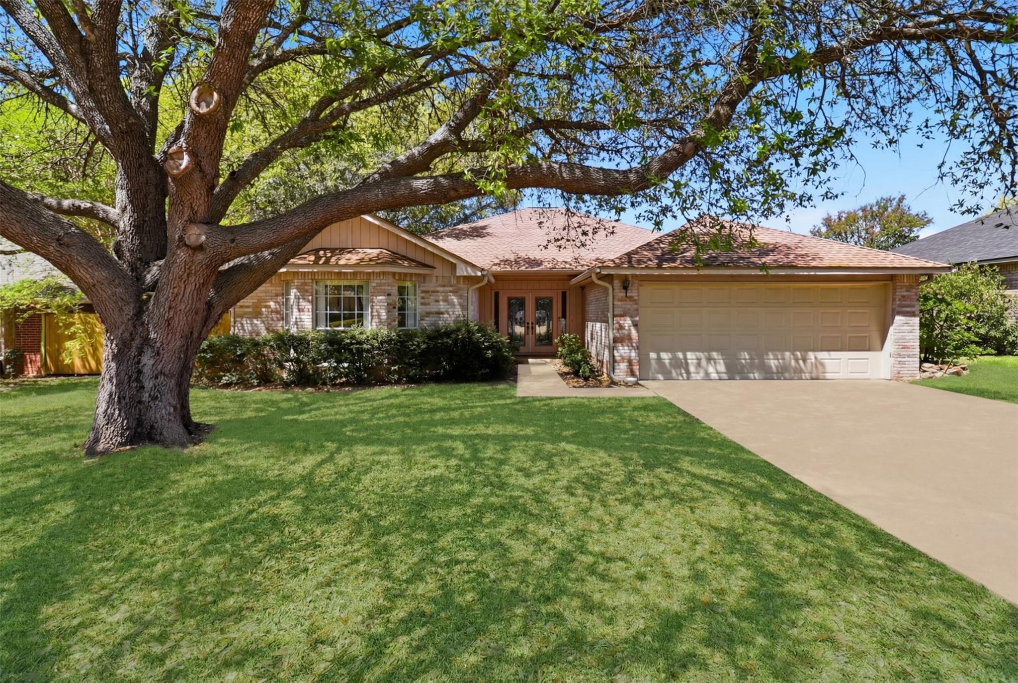 166 Turkey, Meadowlakes, TX 78654 — photo 1