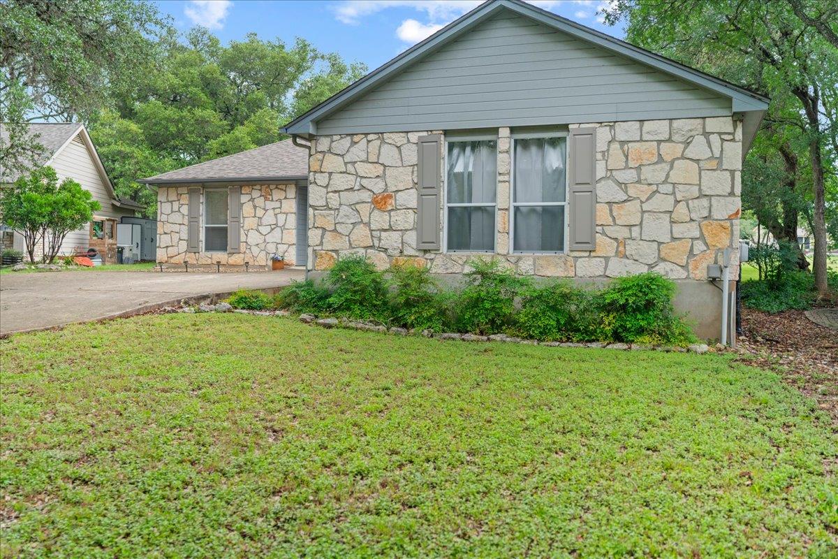 15 Spalding, Wimberley, TX 78676 — photo 1