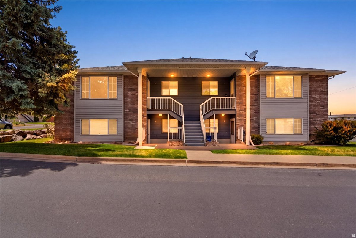 370 W 4900 S #5, Washington Terrace, UT 84405 — photo 1
