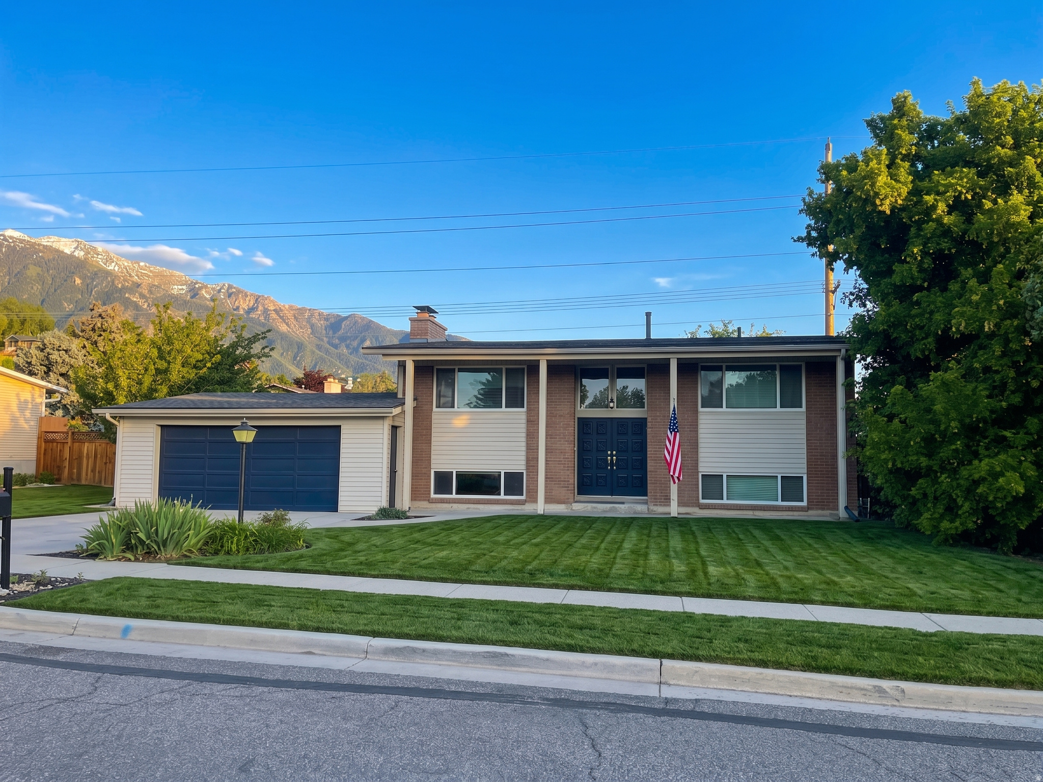 2444 E QUAIL RUN DR, Sandy, UT 84093 — photo 1