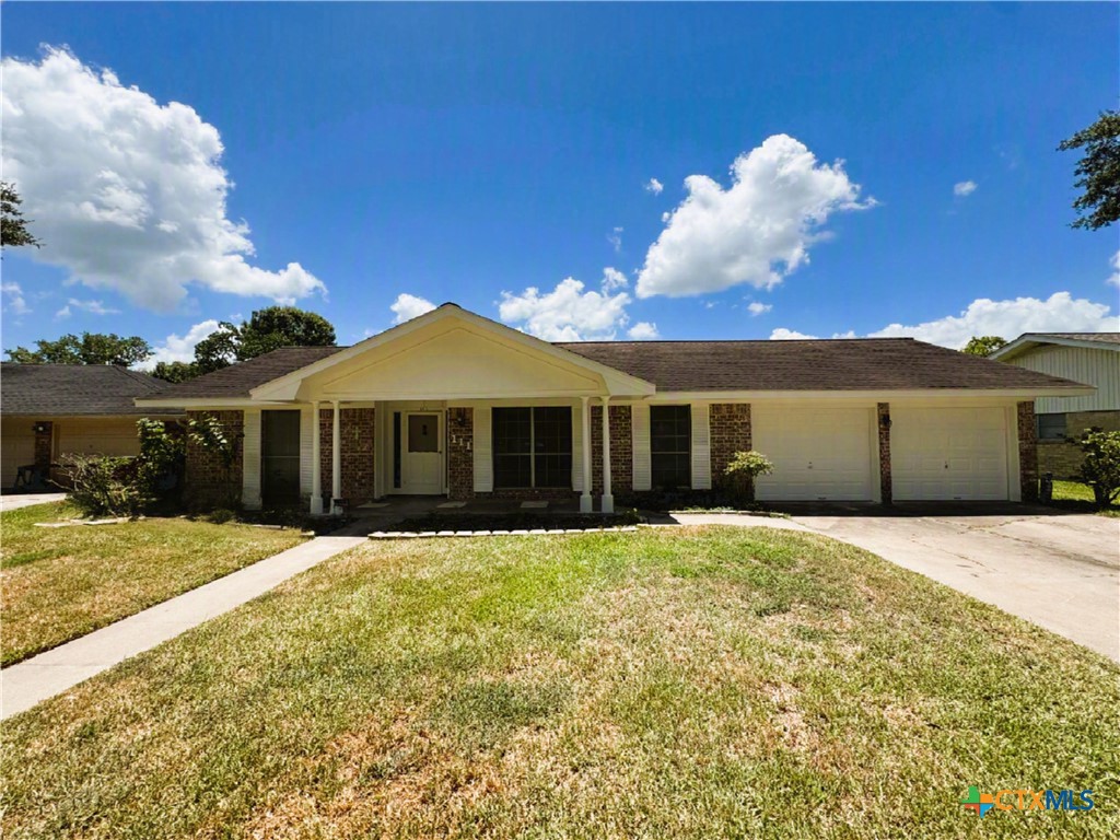 111 Yorkshire Lane, Victoria, TX 77904 — photo 1