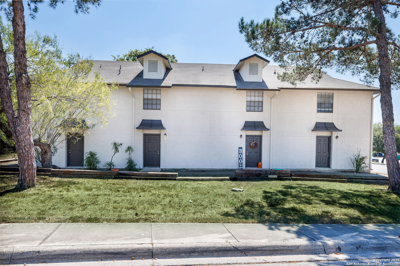 554 Dukeway, Universal City, TX 78148 — photo 1