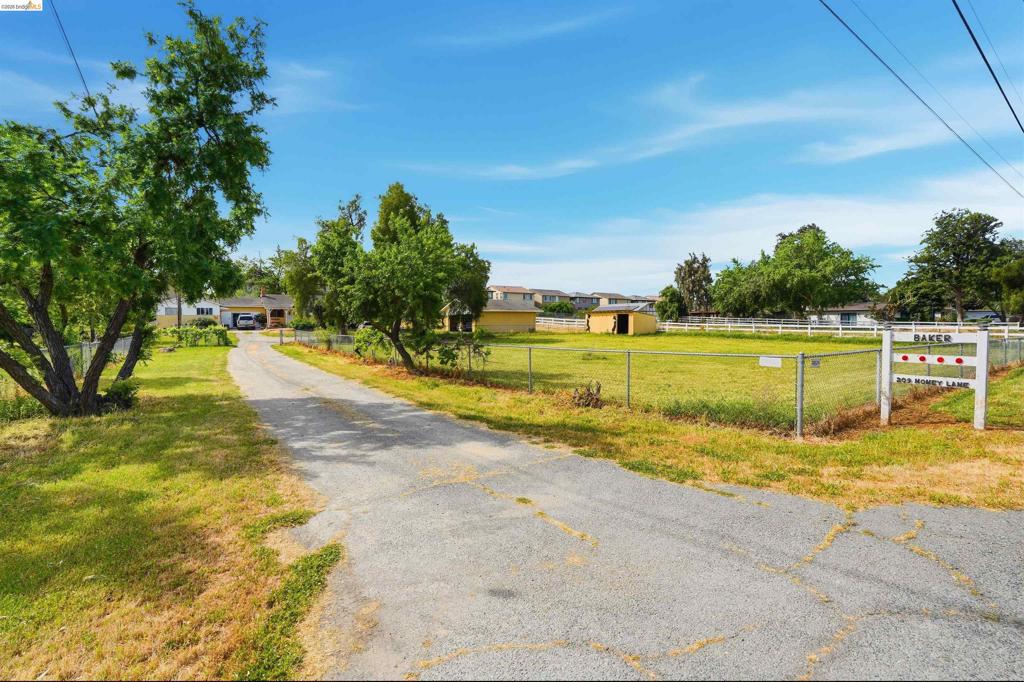 209 Honey Ln, Oakley, CA 94561 — photo 1