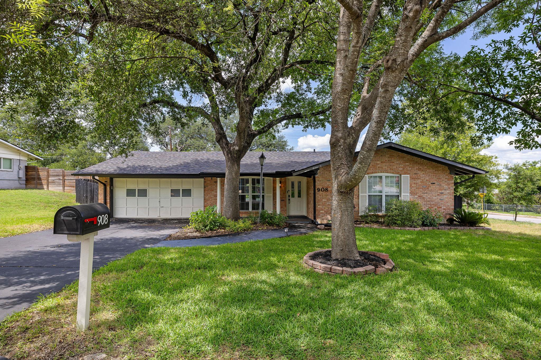 908 Hollybluff, Austin, TX 78753 — photo 1