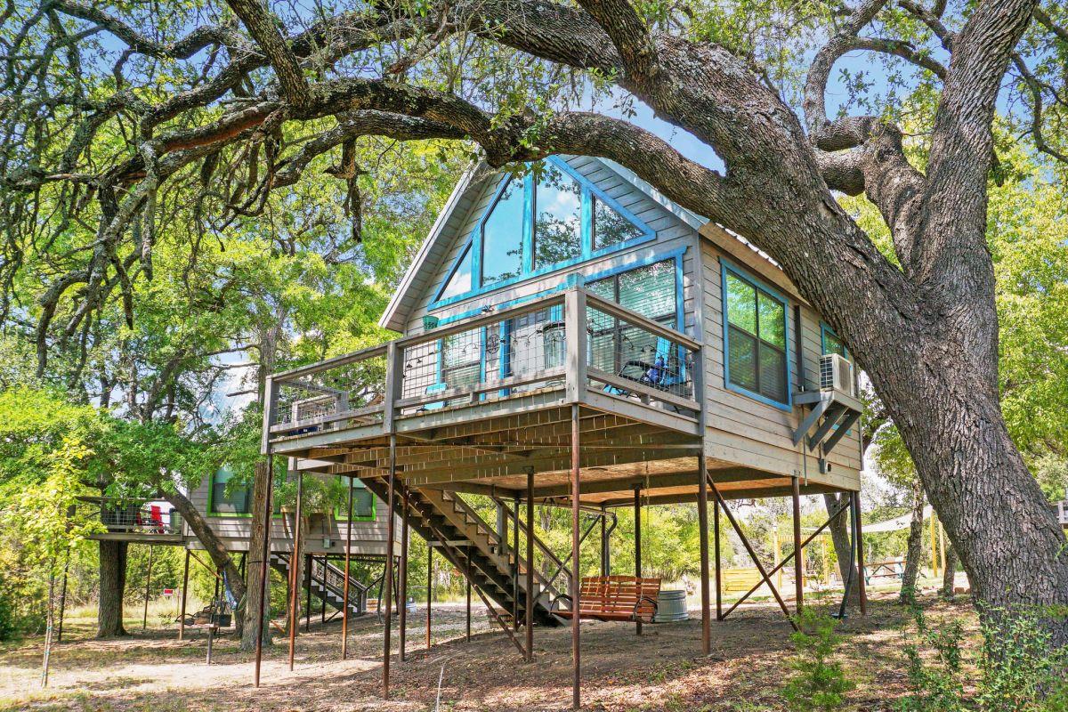 931 Sycamore Creek, Dripping Springs, TX 78620 — photo 1