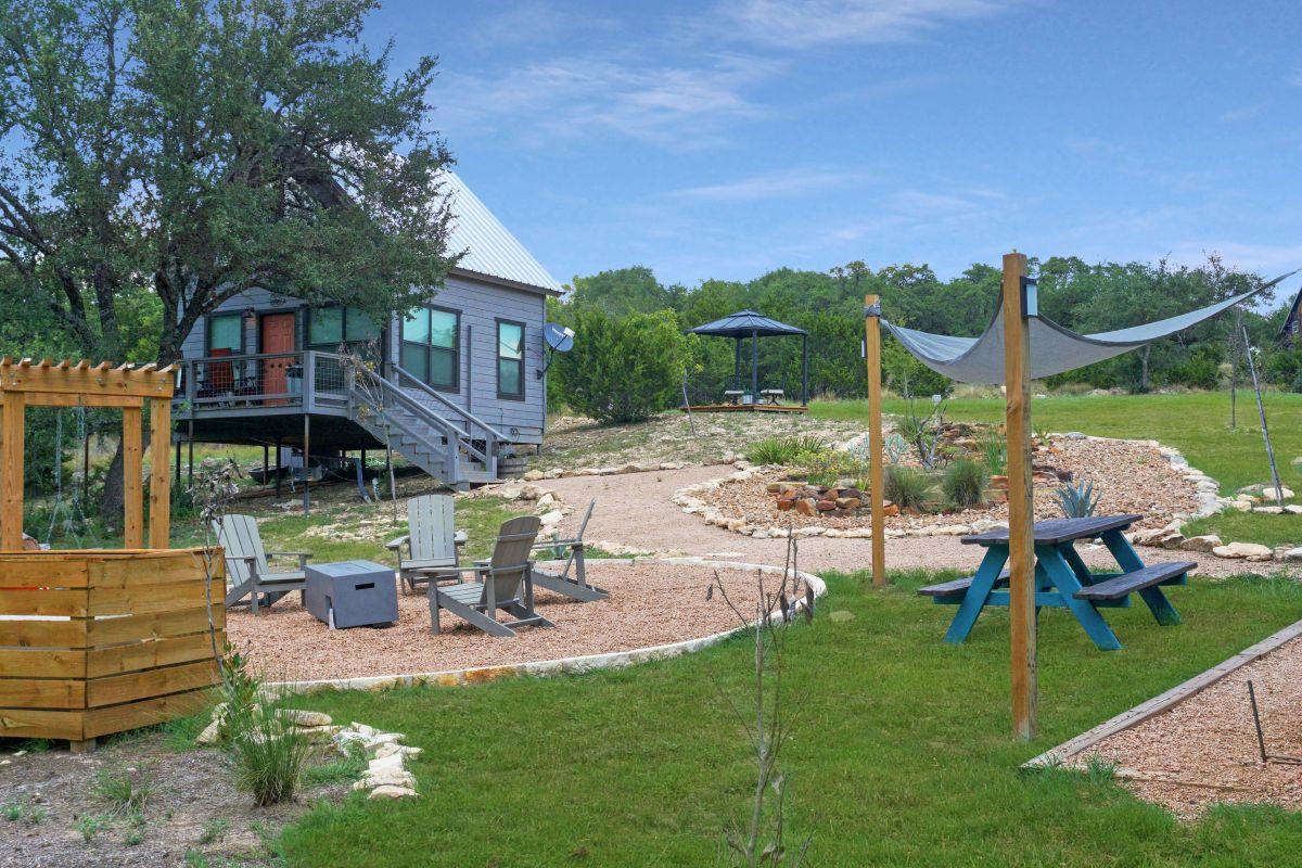 931 Sycamore Creek, Dripping Springs, TX 78620 — photo 1