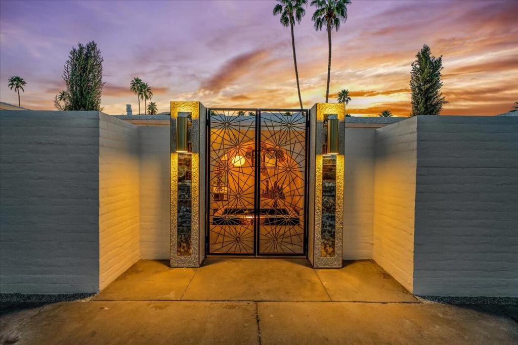 2027 S Toledo Avenue, Palm Springs, CA 92264 — photo 1
