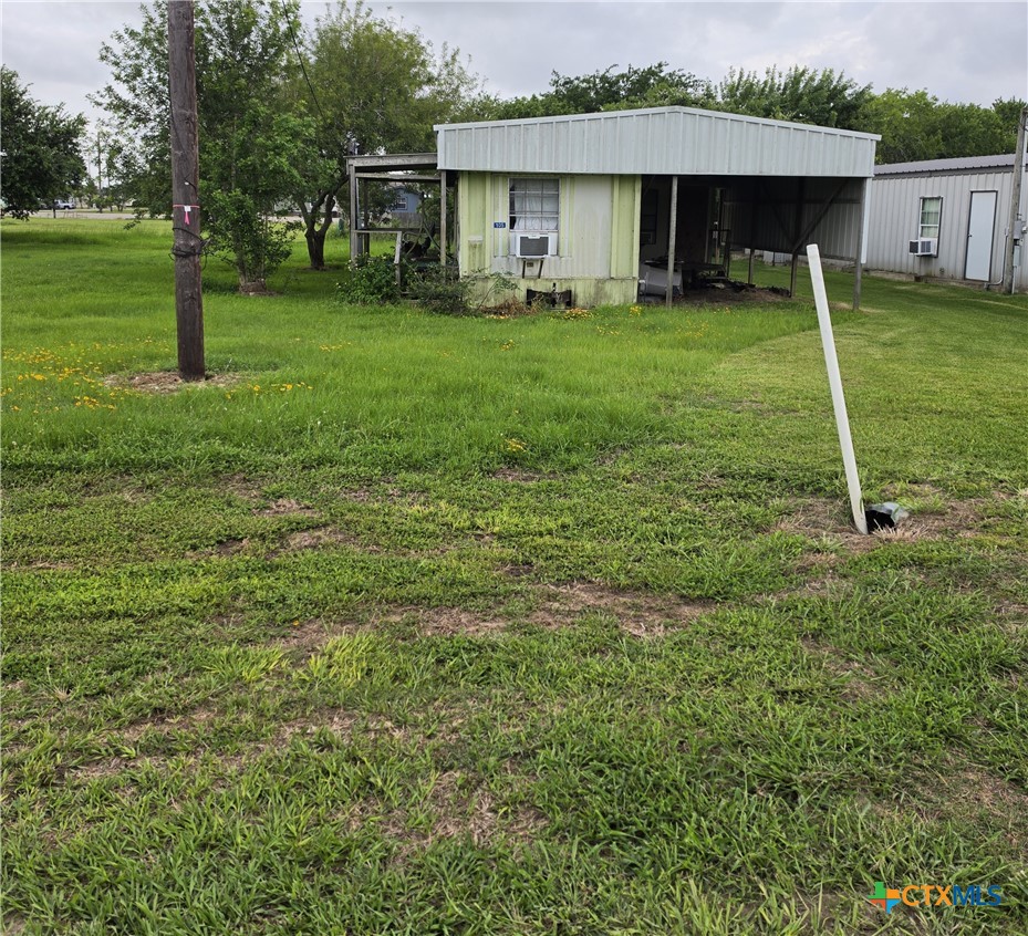 101-105 W AUSTIN Avenue, Seadrift, TX 77983 — photo 1