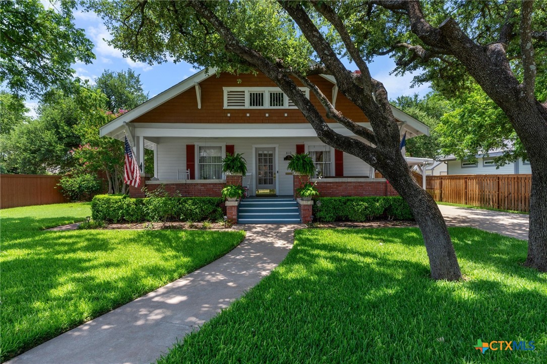 810 E University Avenue, Georgetown, TX 78626 — photo 1