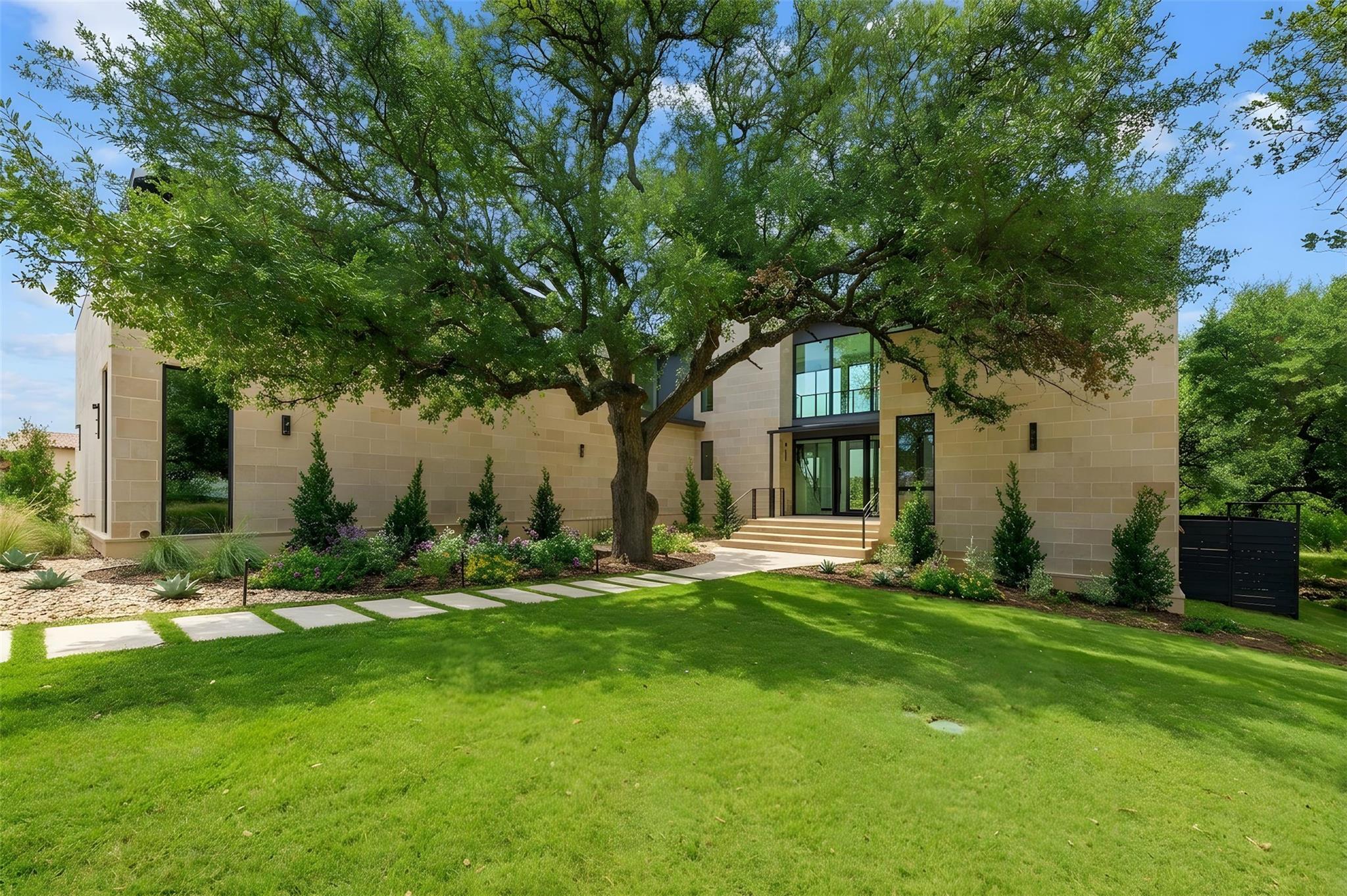 111 Orange Plume, Horseshoe Bay, TX 78657 — photo 1