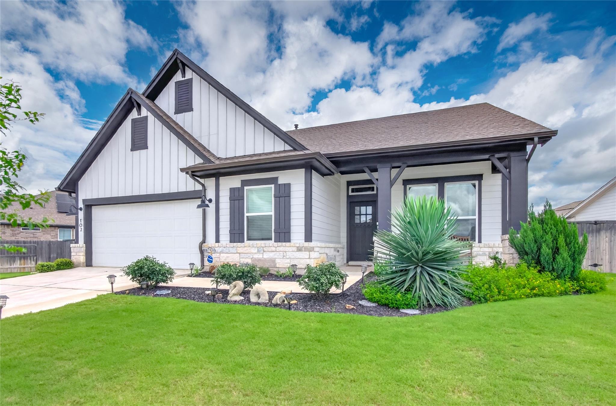 107 Freeman Day, Bastrop, TX 78602 — photo 1