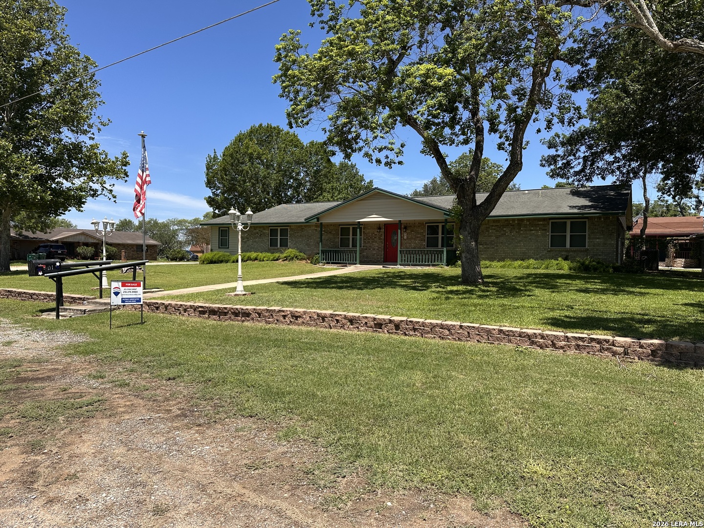 601 POPLAR ST, ,  78026 — photo 1