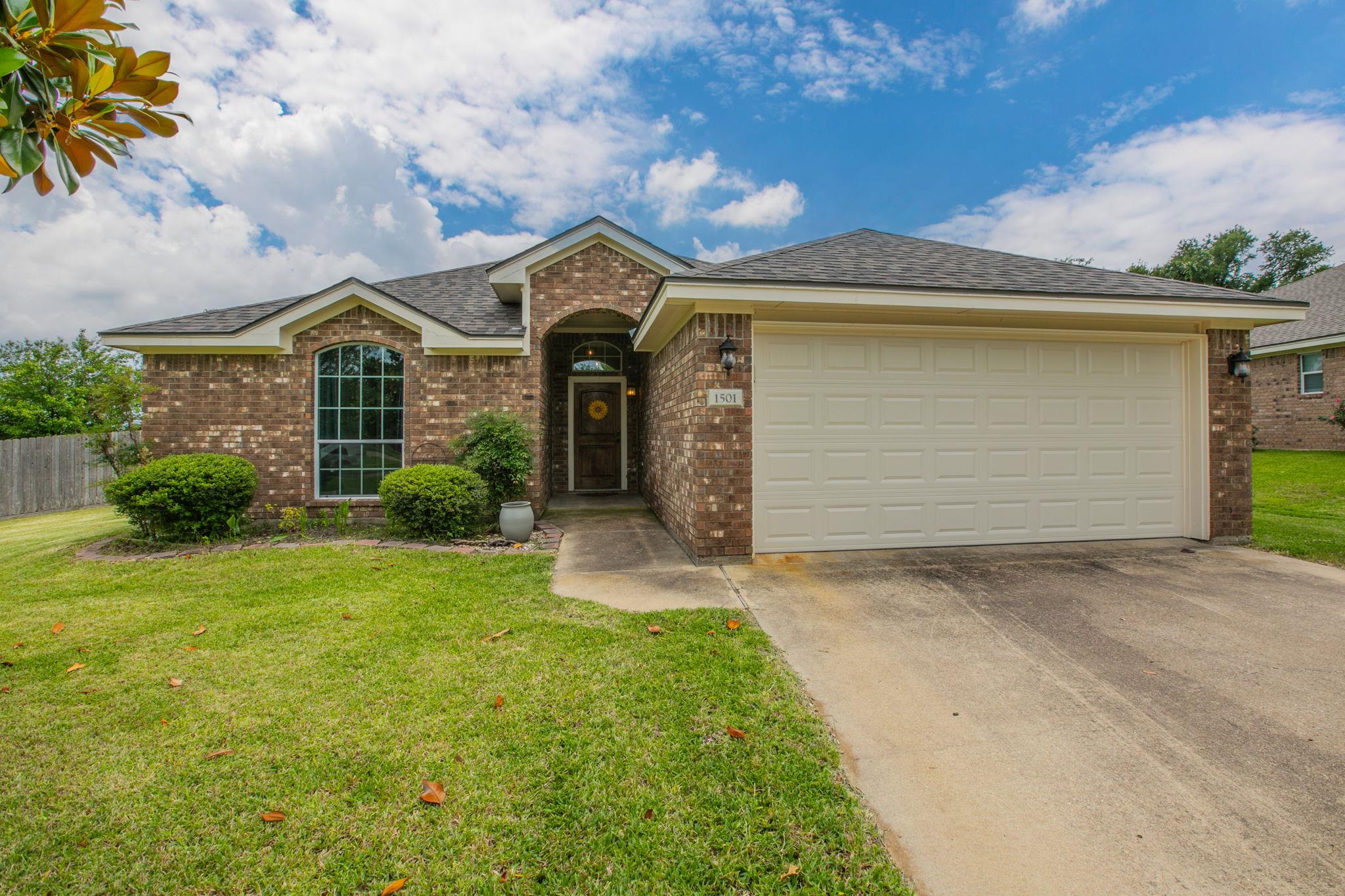 1501 Loving, Belton, TX 76513 — photo 1