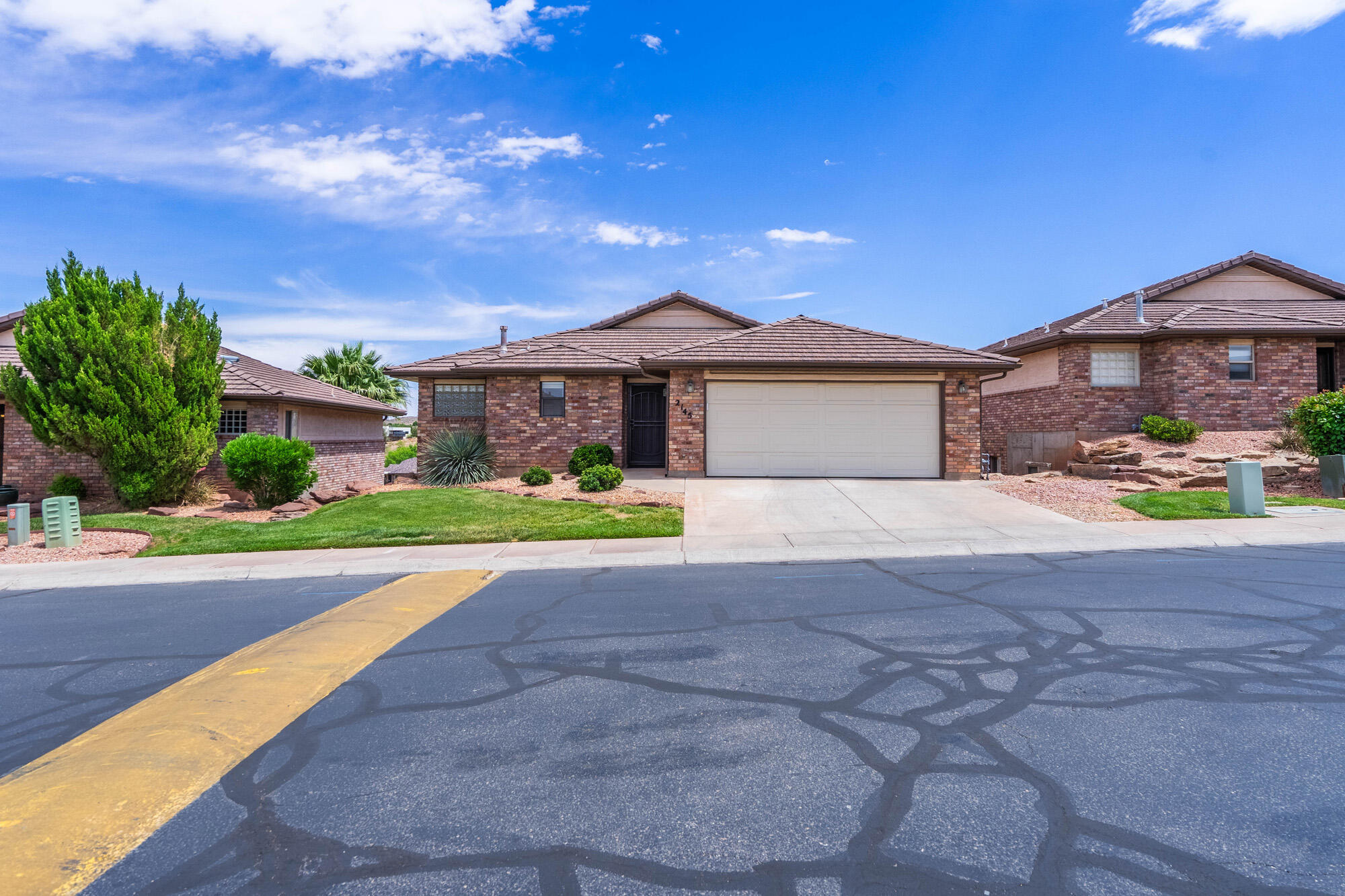 2145 S LEGACY DR, St George, UT 84770 — photo 1