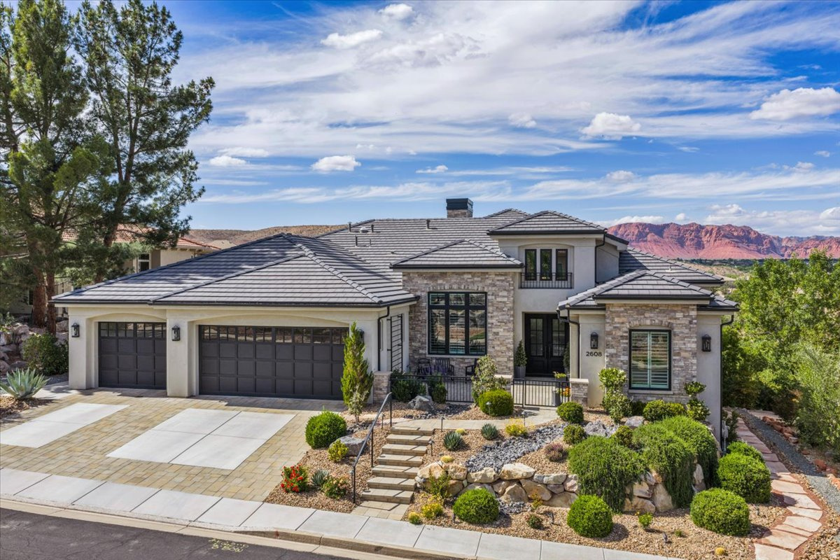 2608 W CANYON RIDGE RD, St. George, UT 84770 — photo 1