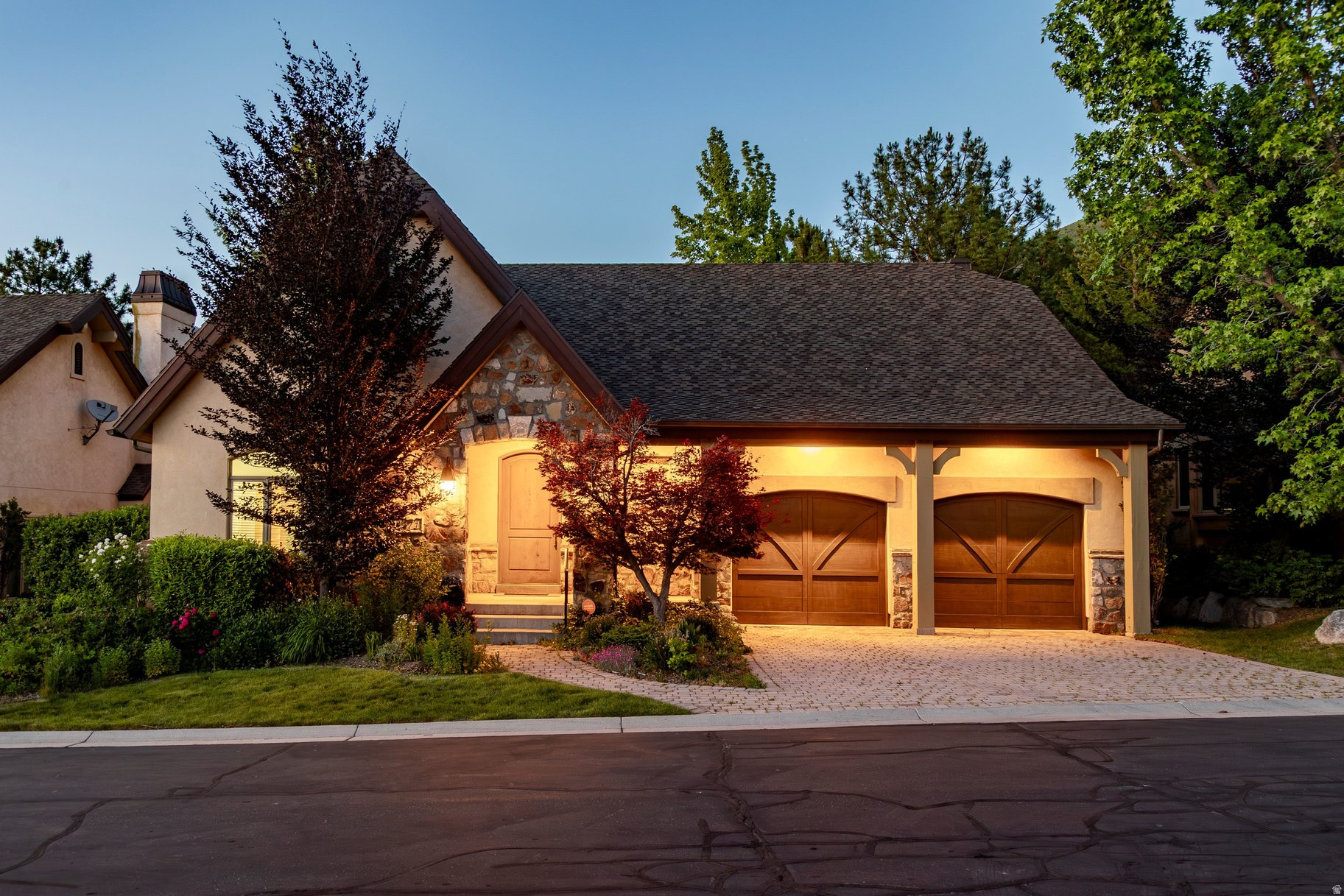 8371 S VIA RIVIERA WAY, Cottonwood Heights, UT 84093 — photo 1