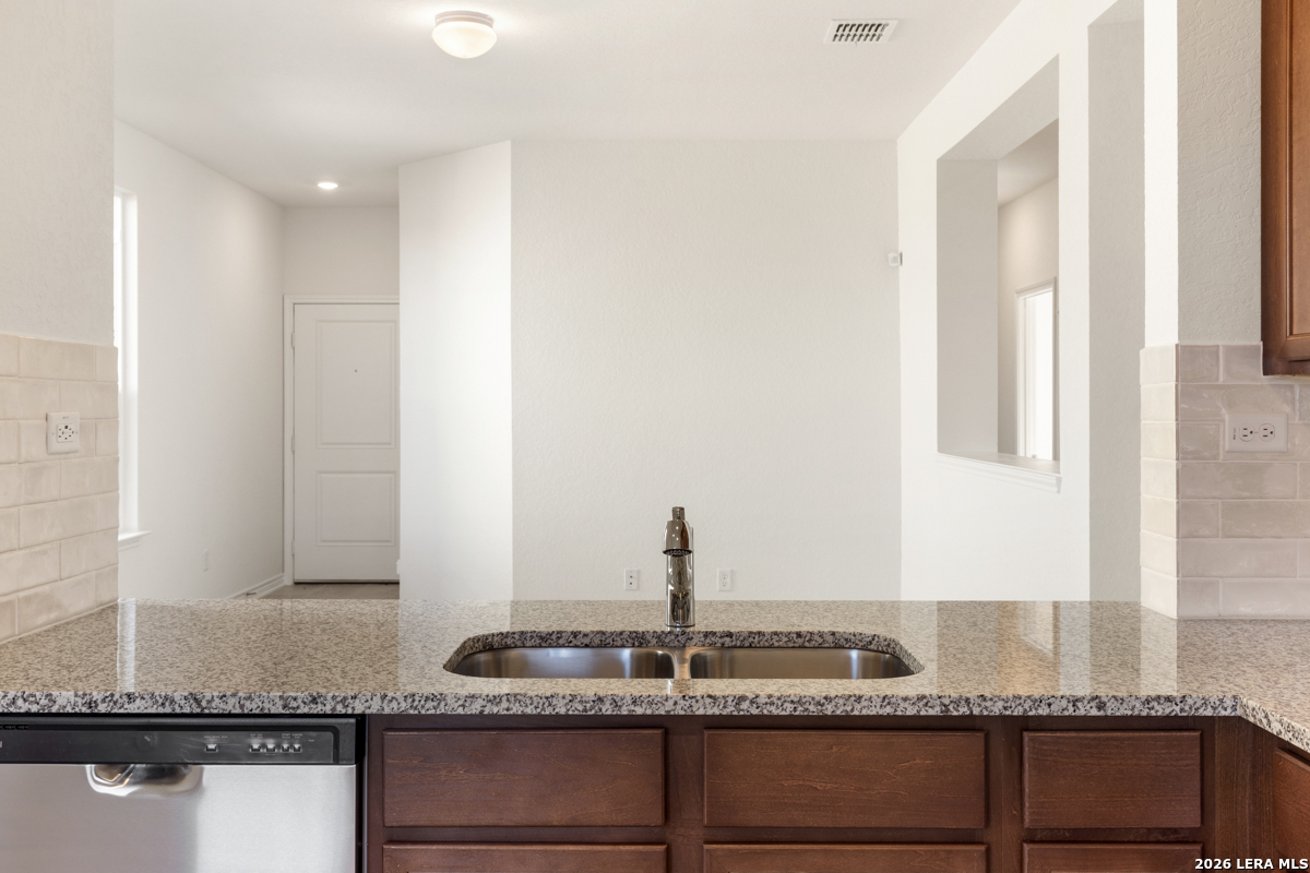 3905 WOODSIDE DRIVE, ,  78155 — photo 1