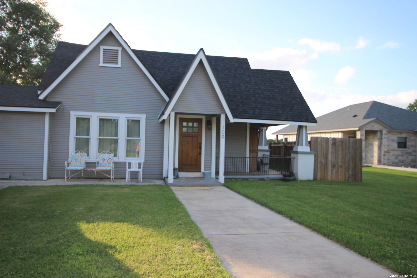 109 MAYER ST, , 78160 — photo 1
