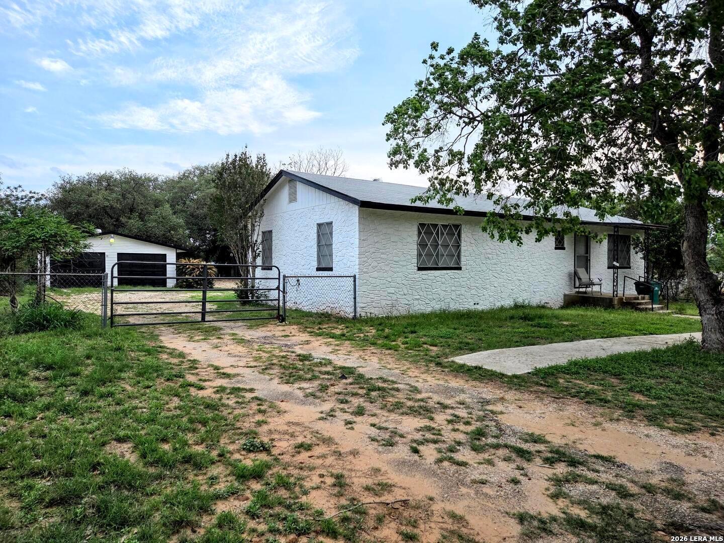 15000 LYTLE SOMERSET RD, ,  78052 — photo 1