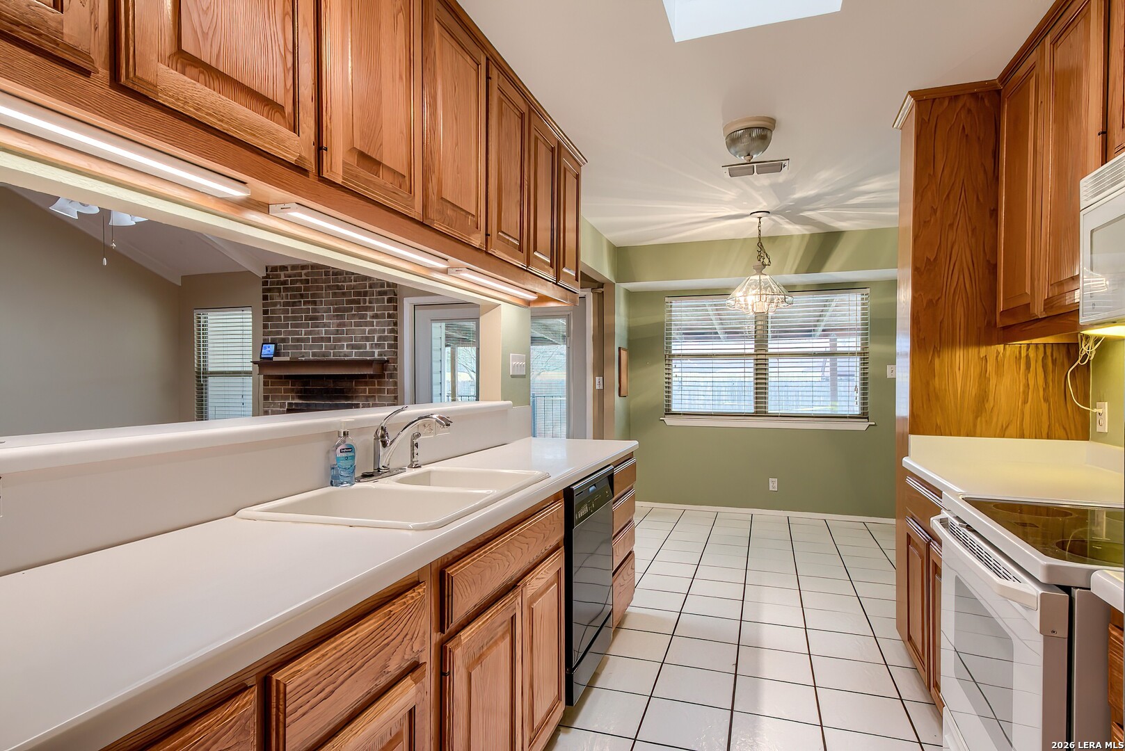 100 Patrick Henry, , 78154 — photo 1