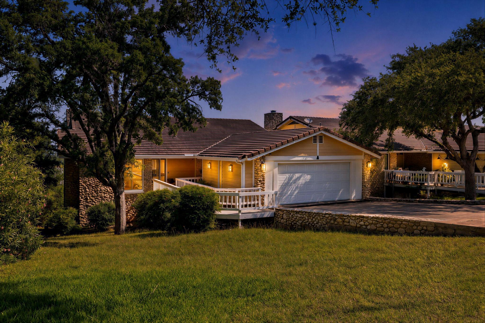 310  Dogie Dr  #A, Horseshoe Bay, TX 78657 — photo 1