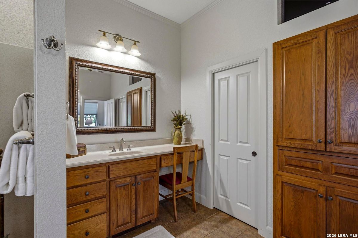 340 Marvil Lee, ,  78006 — photo 1
