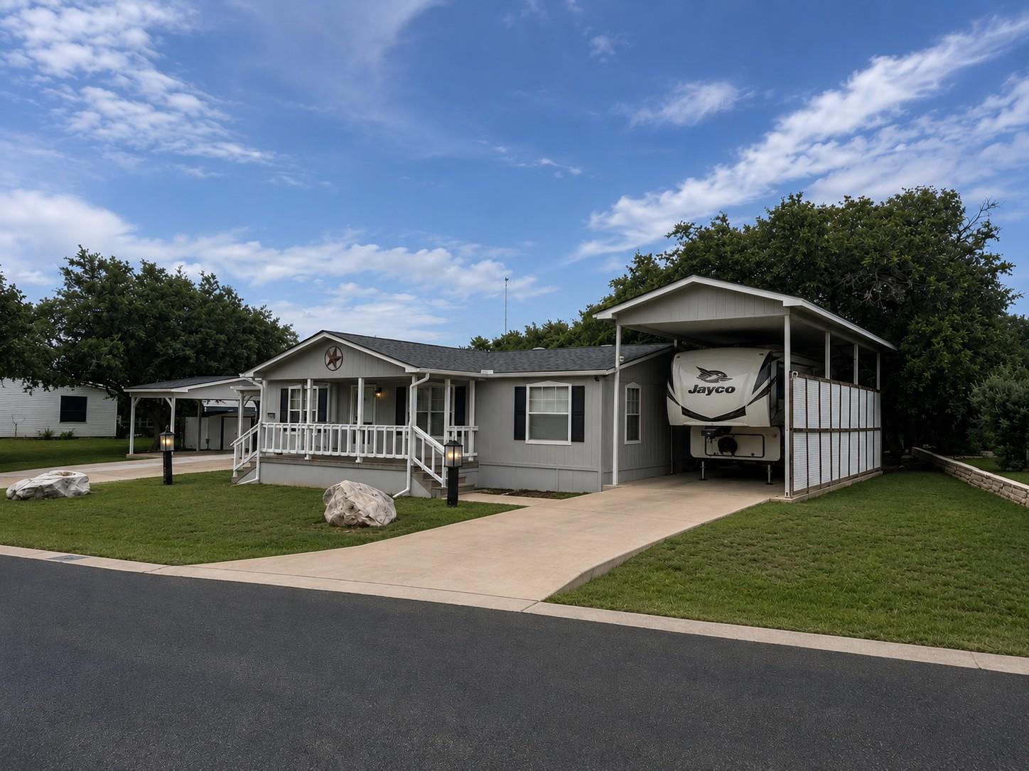 2404 Stag, Horseshoe Bay, TX 78657 — photo 1