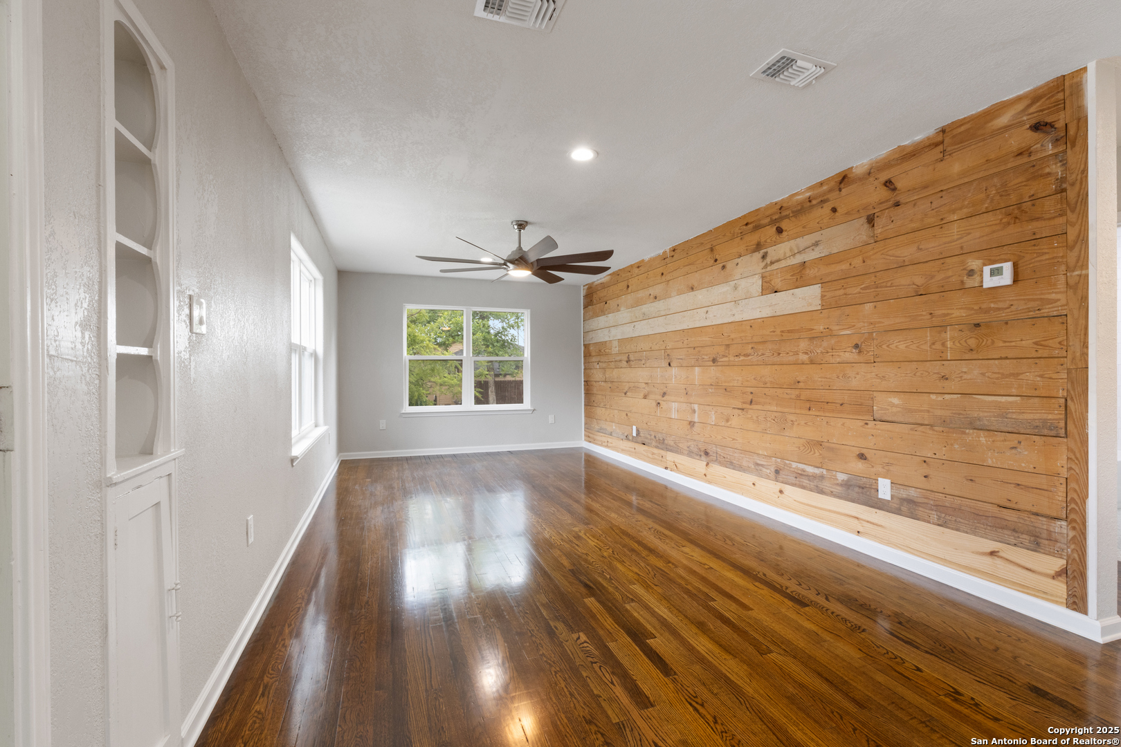 2020 fresno, , 78201 — photo 1
