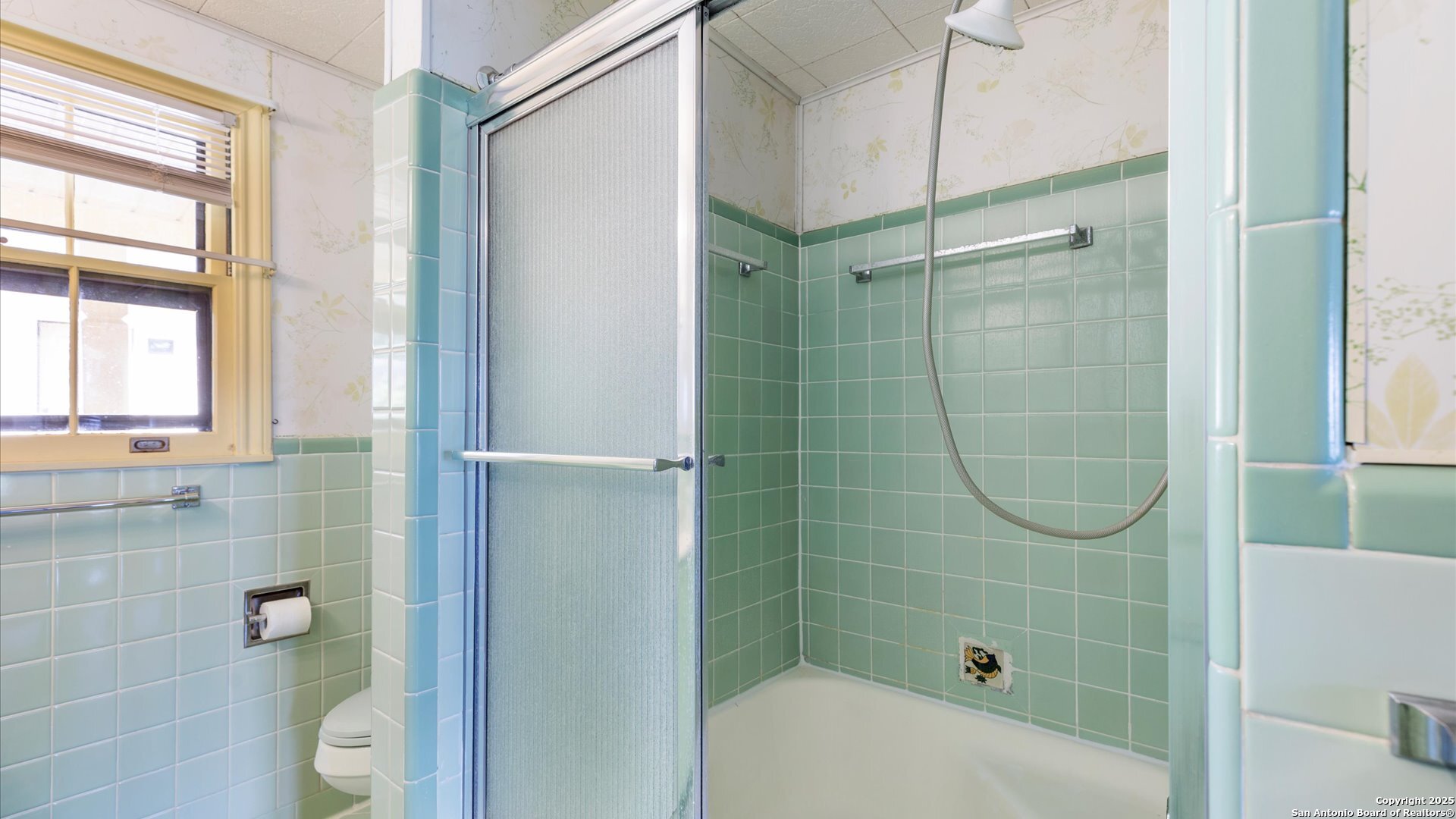 1049 Ivy Ln, ,  78209 — photo 1