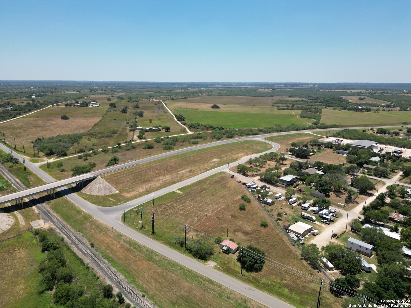 8075 loop 1604, Elmendorf, TX 78112 — photo 1
