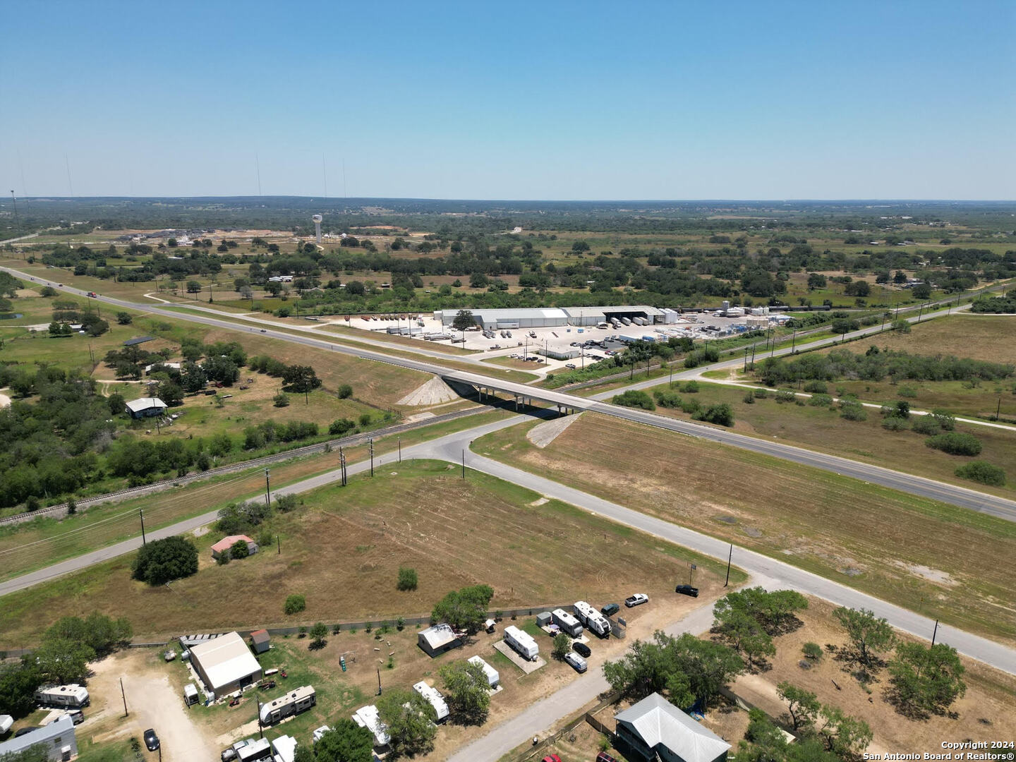 8075 S Loop 1604 E, Elmendorf, TX 78112 — photo 1
