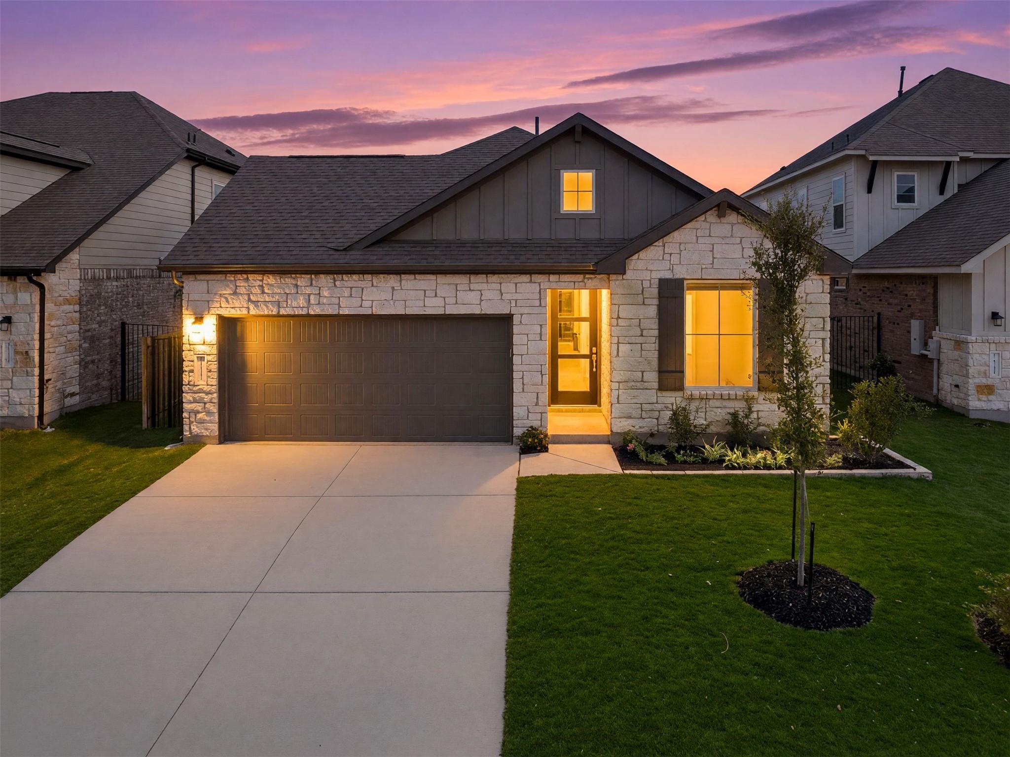 113 Cintilar, Liberty Hill, TX 78642 — photo 1