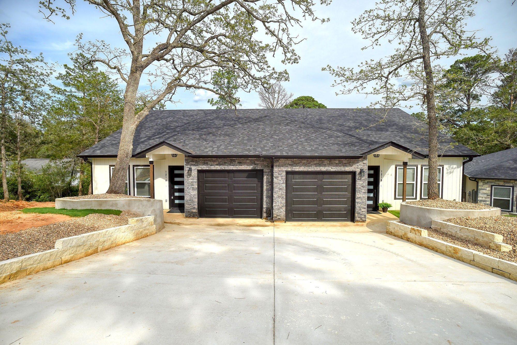 121 Kanaio, Bastrop, TX 78602 — photo 1