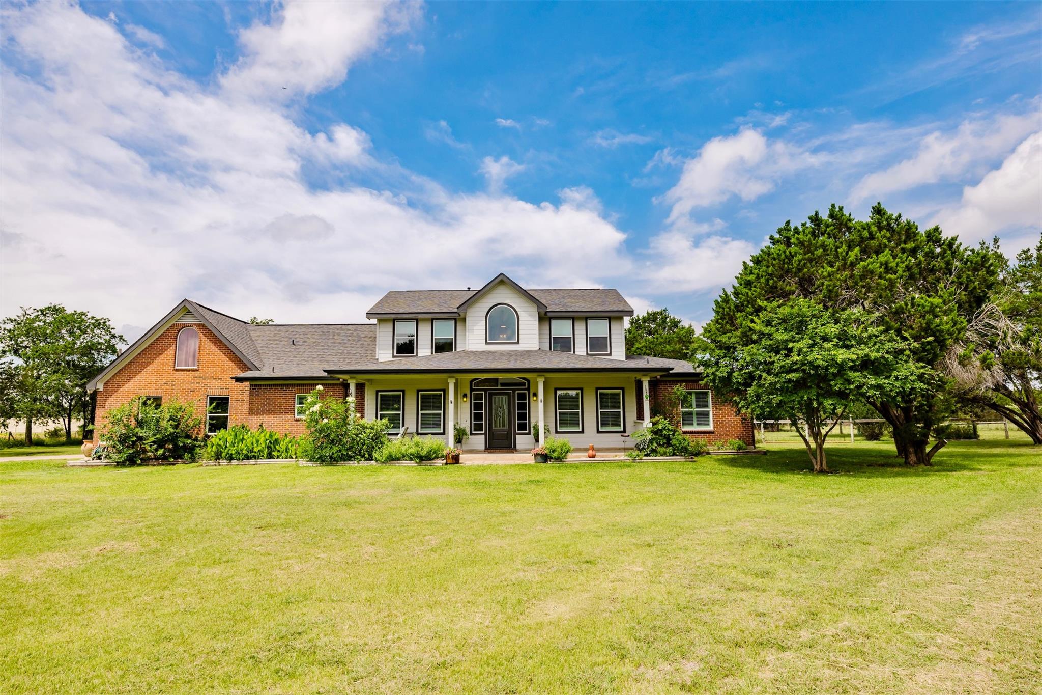 121 Lakewood, Leander, TX 78641 — photo 1
