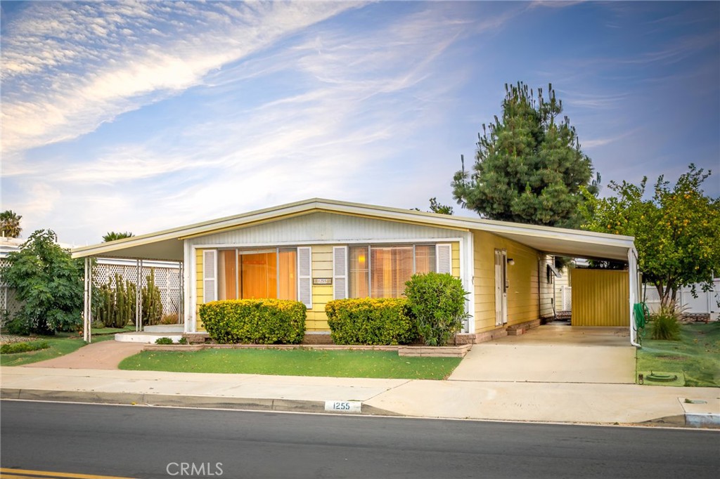 1255 W Johnston, Hemet, CA 92543 — photo 1
