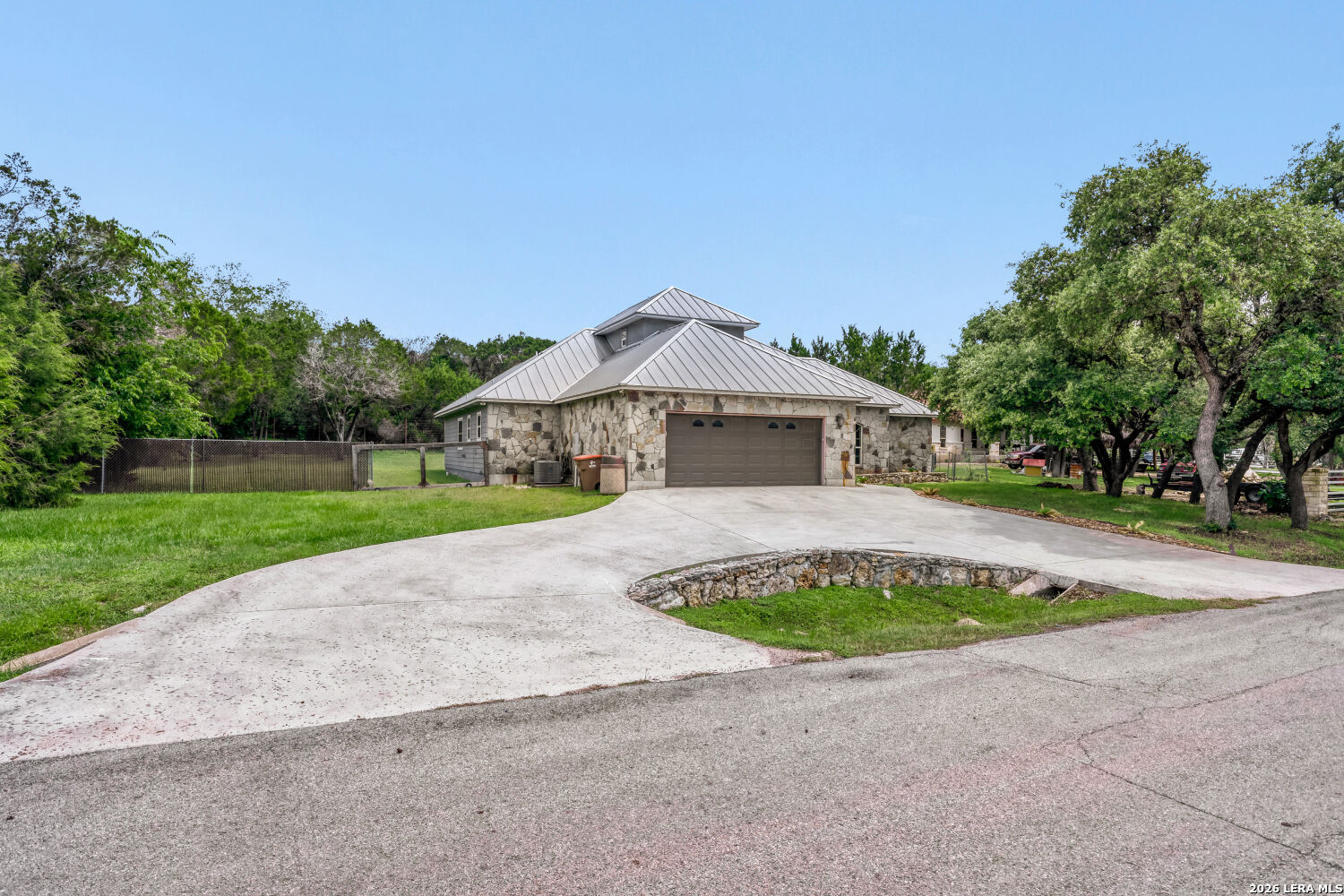 748 CANYON OAKS DR, Canyon Lake, TX 78133 — photo 1