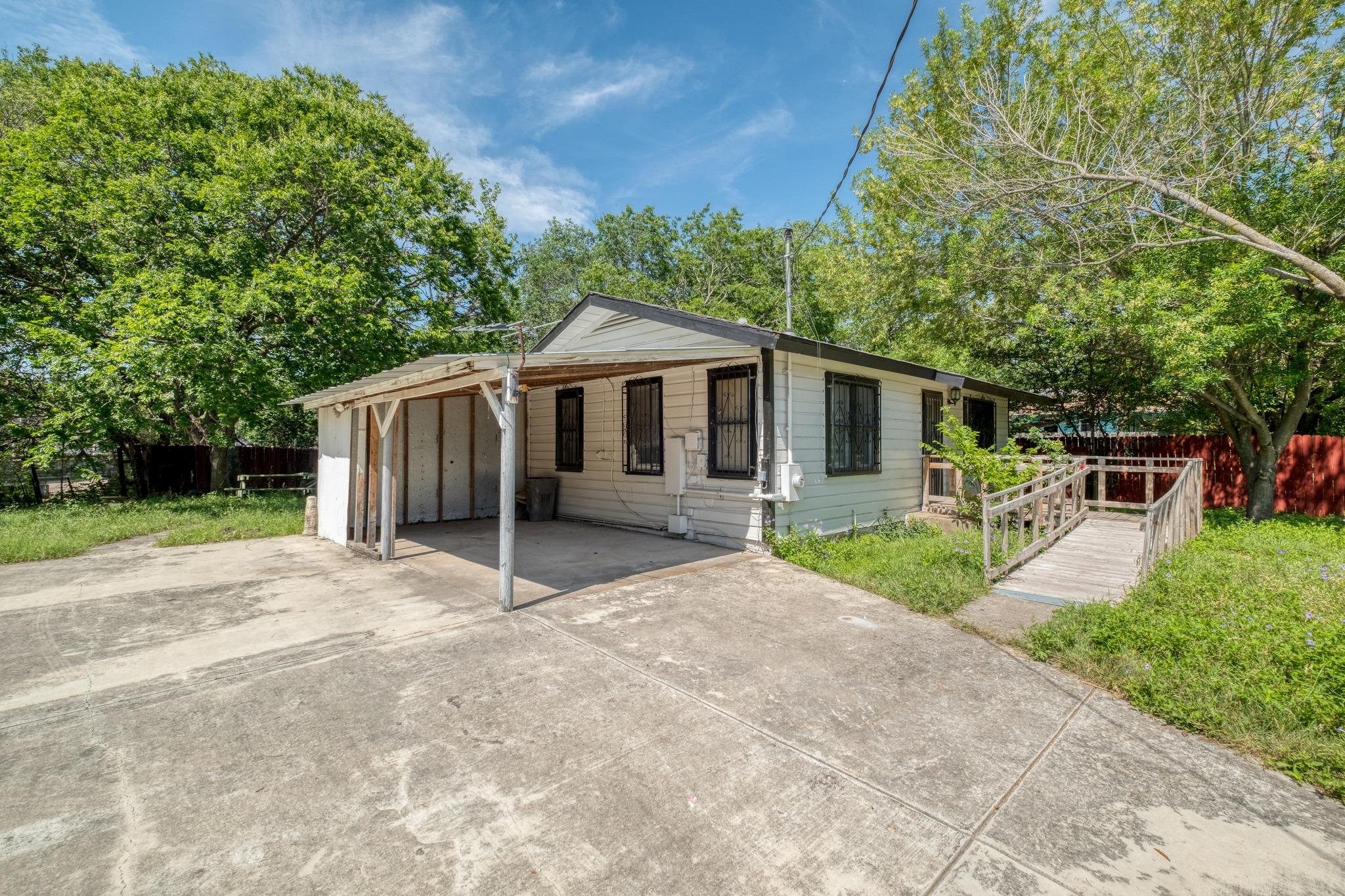3509 Lyons, Austin, TX 78702 — photo 1