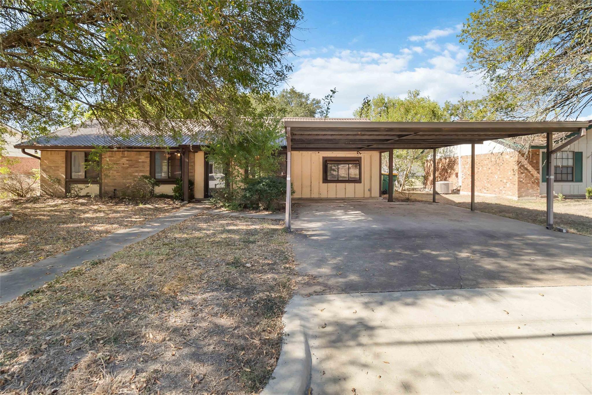 757 Main, La Grange, TX 78945 — photo 1