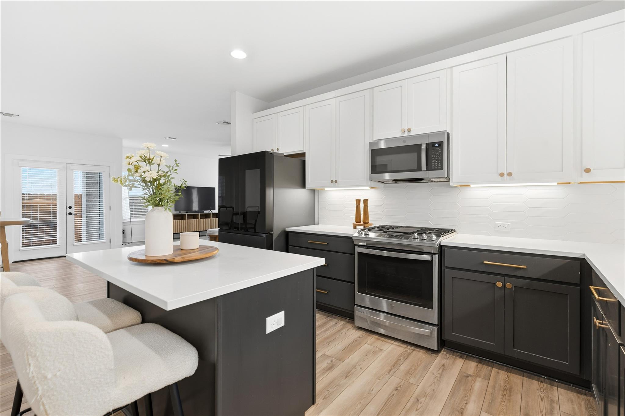 9115 Looksee, Austin, TX 78744 — photo 1