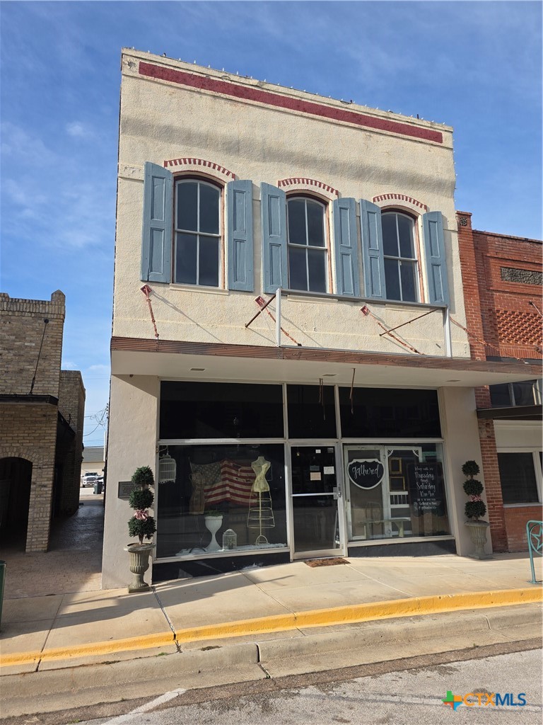 130 E Main Street, Cuero, TX 77954 — photo 1