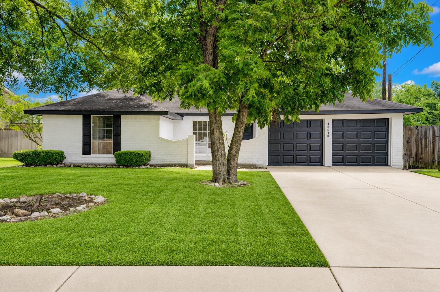 10618 Braewick, Houston, TX 77096 — photo 1