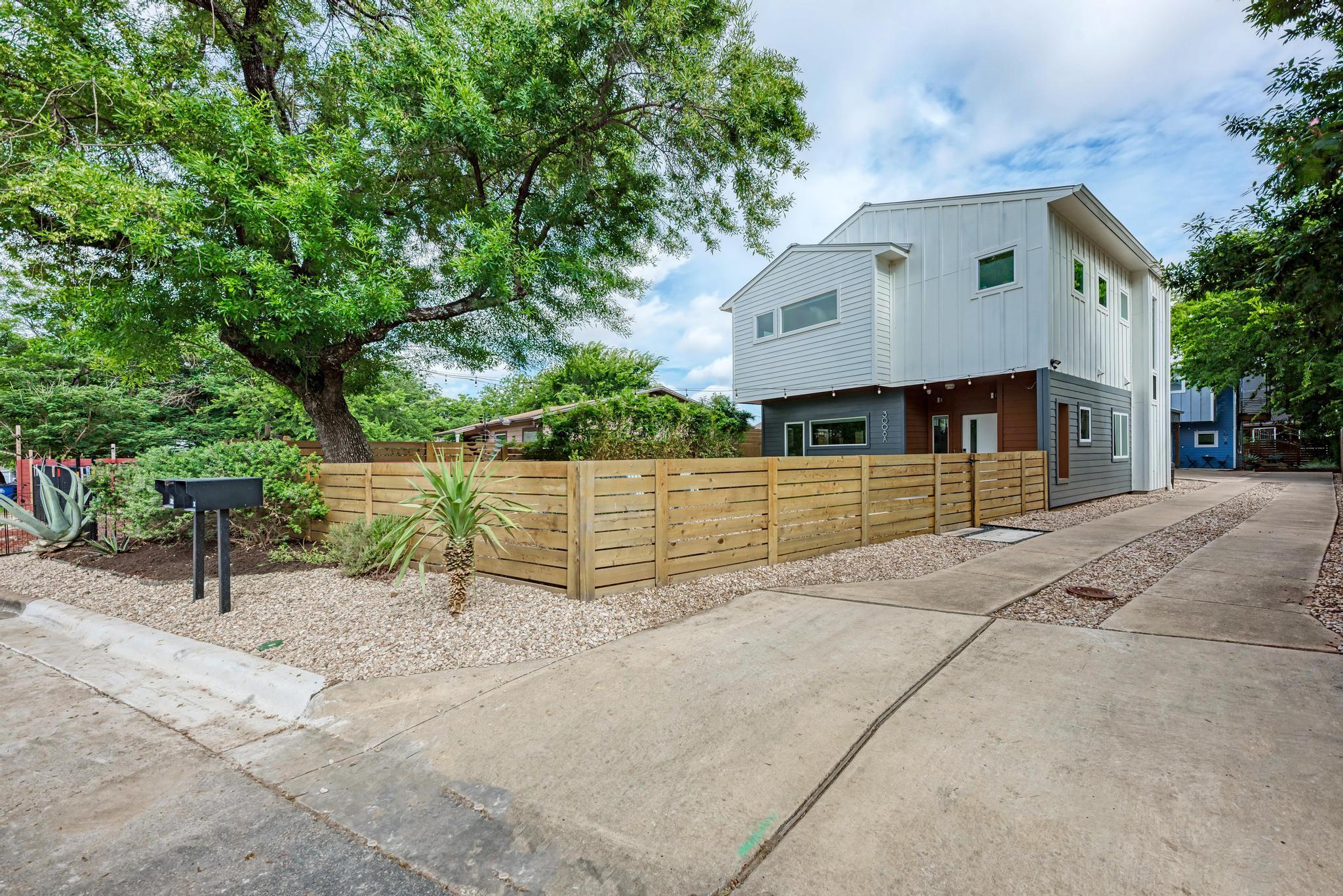 3008 14th 1/2, Austin, TX 78702 — photo 1