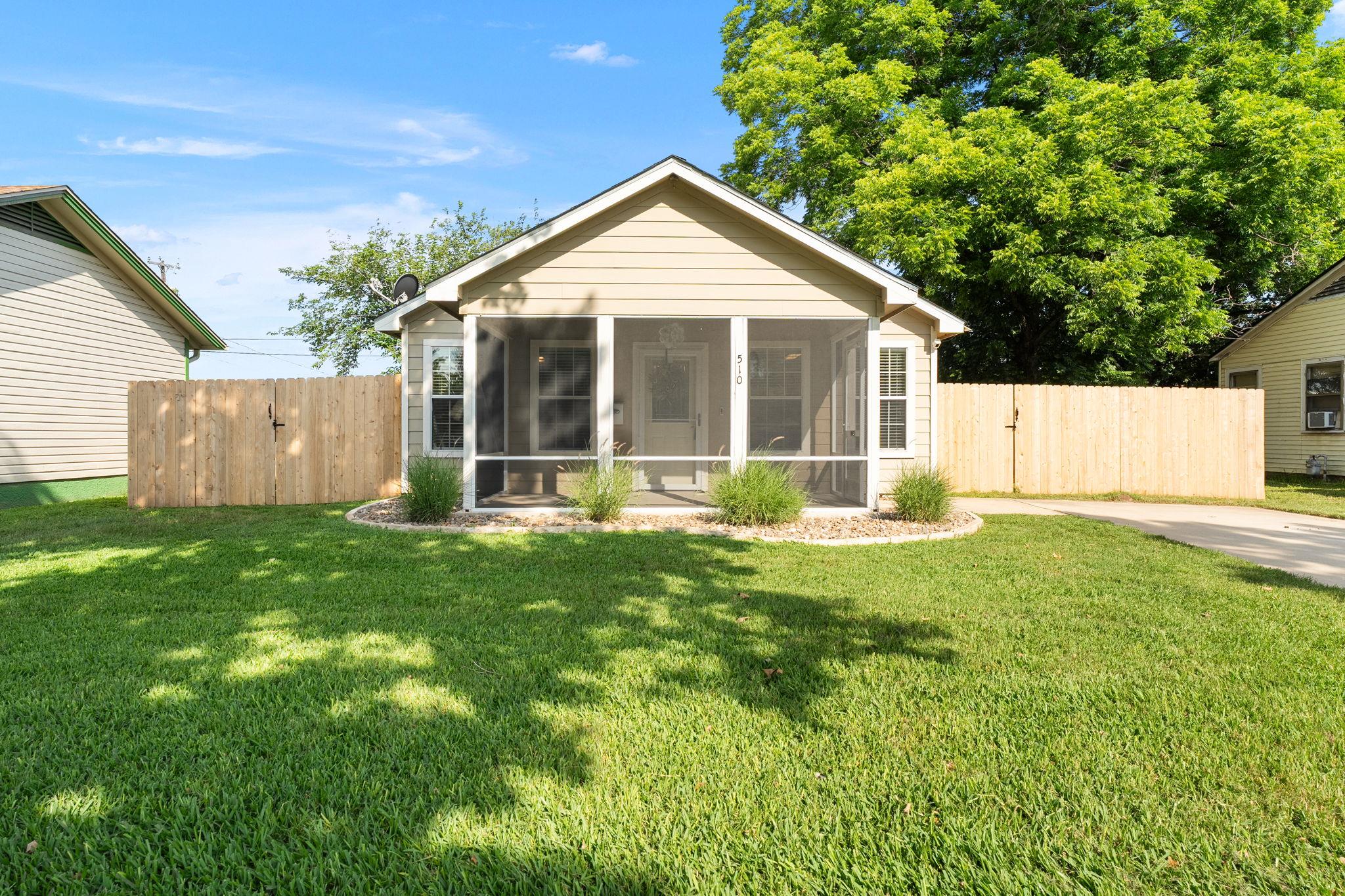 510 Neil, Belton, TX 76513 — photo 1