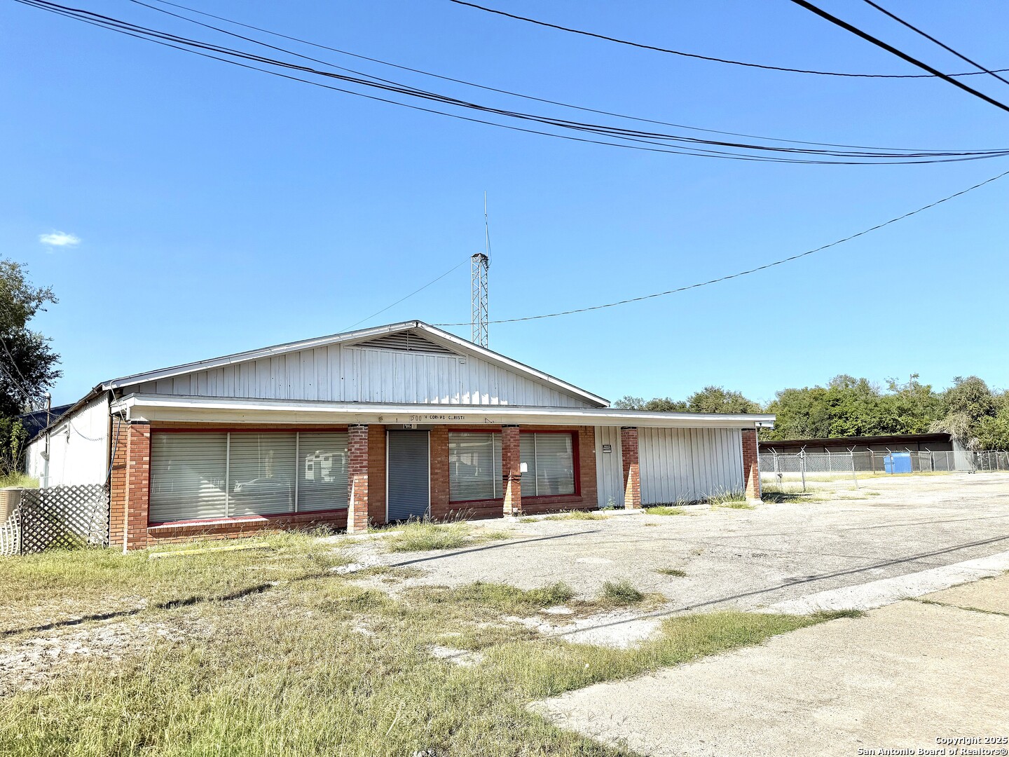 1500 W Corpus Christi, Beeville, TX 78102 — photo 1